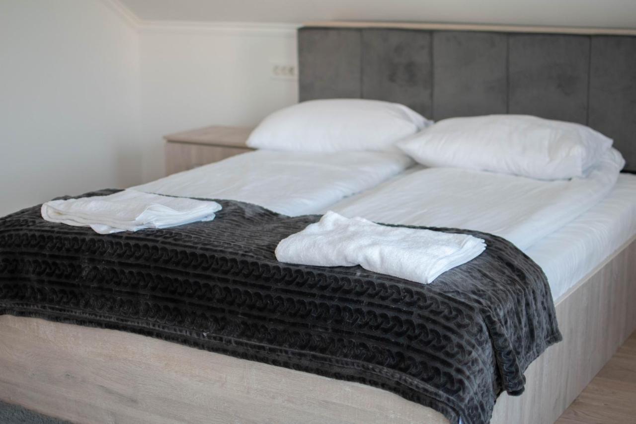 Hotel Casa Abiiani à Oradea Extérieur photo