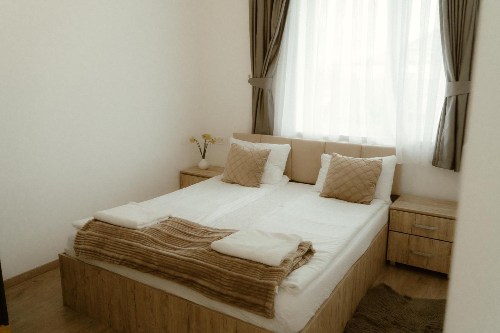 Hotel Casa Abiiani à Oradea Extérieur photo