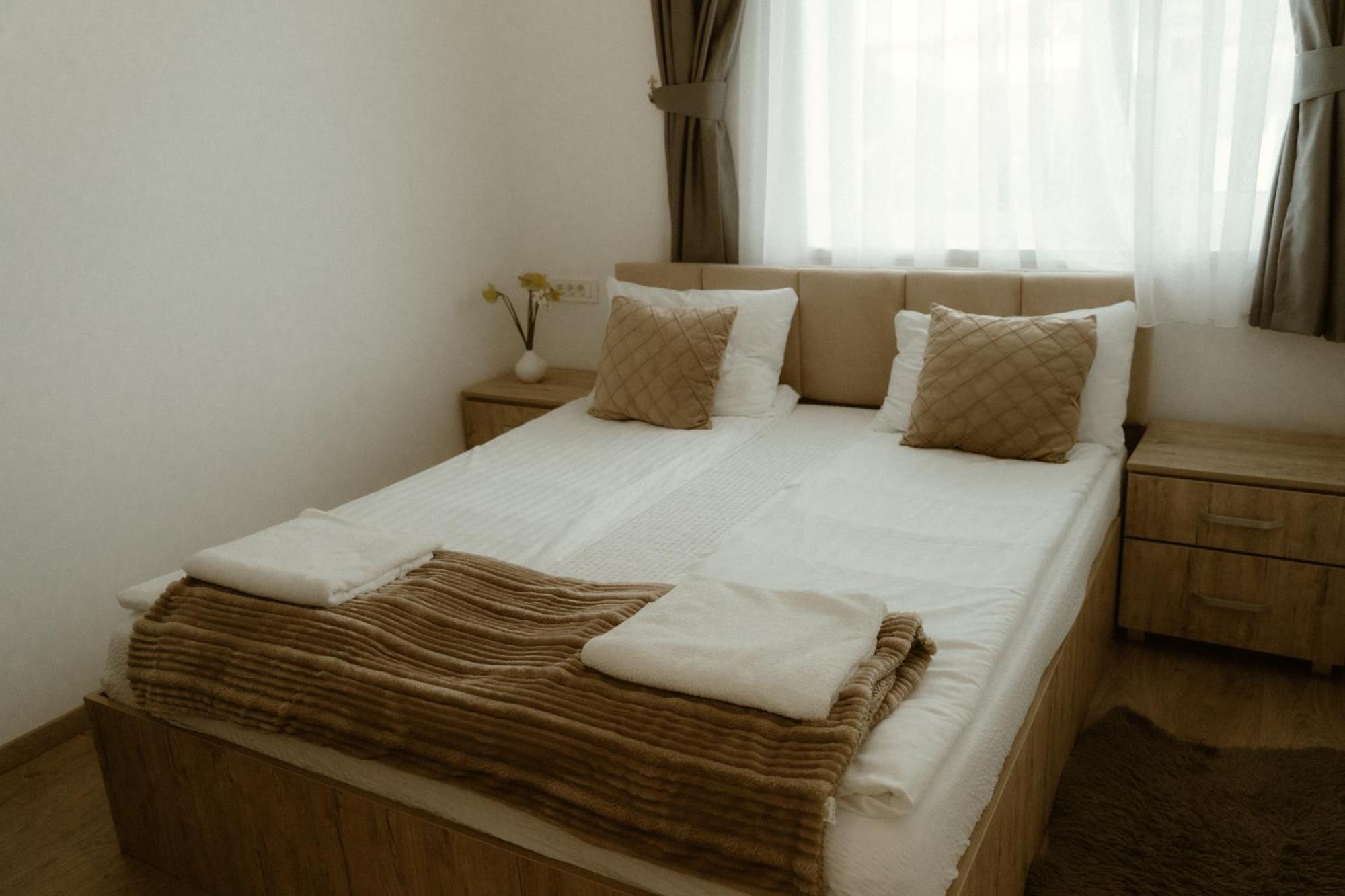 Hotel Casa Abiiani à Oradea Extérieur photo